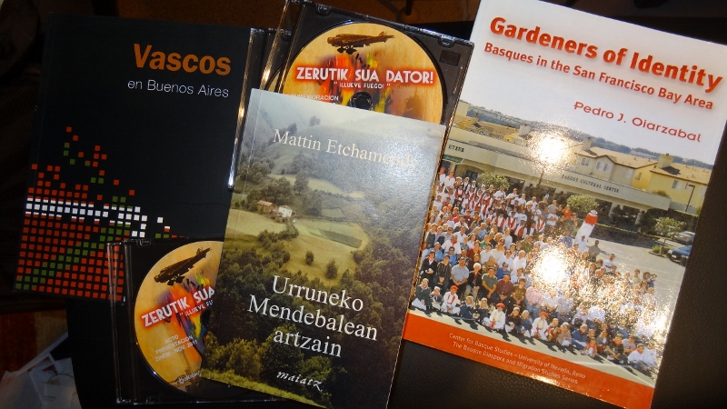 Prizes in EuskalKultura's March raffle